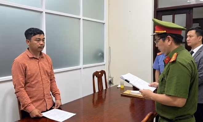 Nợ cờ bạc gần 700 triệu đồng, tài xế bán luôn 2 xe tải của chủ
