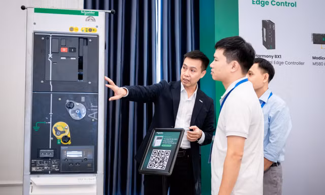 Tiêu chuẩn xanh siết chặt, doanh nghiệp tìm lời giải từ tiết kiệm năng lượng