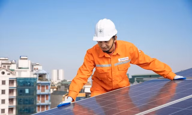 Tiết kiệm năng lượng trong công nghiệp: Áp lực chuyển đổi ngày càng gia tăng 