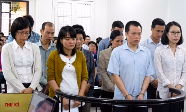 Hà Nội: Tòa kêu gọi cựu Giám đốc SeaBank Hai Bà Trưng đầu thú trước ngày xét xử vắng mặt 