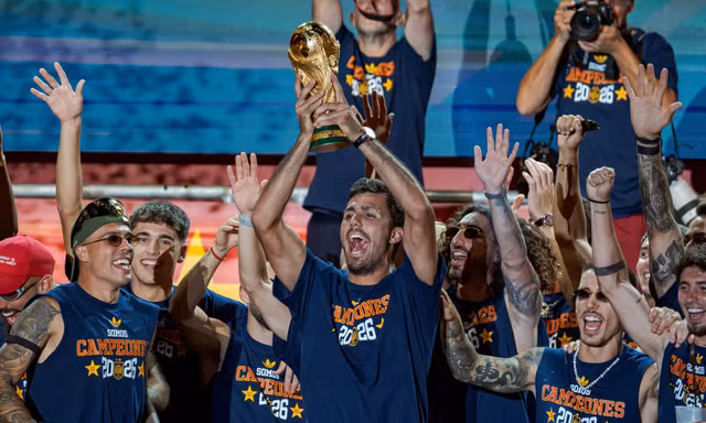 Biển người phủ kín Madrid, đón nhà vô địch World Cup 2026 trở về