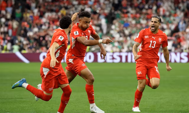 Thụy Sĩ nhẹ nhàng hạ Algeria, bước vào vòng 1/8