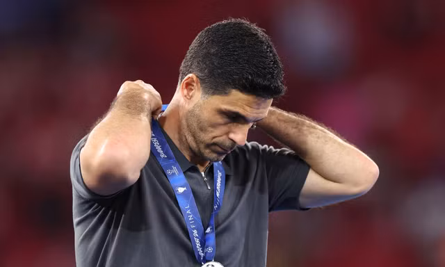 HLV Arteta nói gì khi Arsenal gục ngã ở chung kết C1?