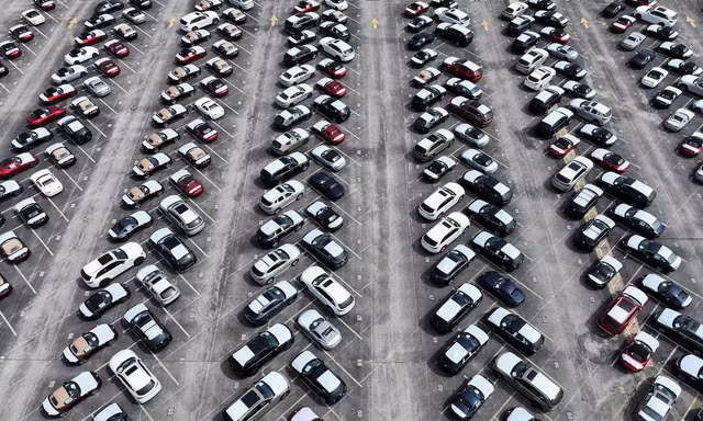Mỹ đe dọa áp thuế 50% với toàn bộ ô tô, linh kiện Canada