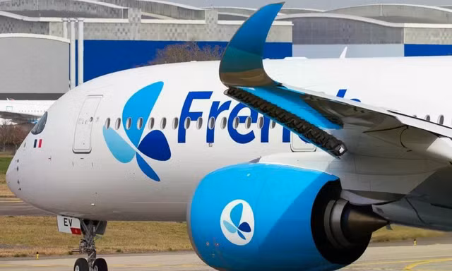 Airbus 350 va vào nhân viên sân bay, nạn nhân nguy kịch