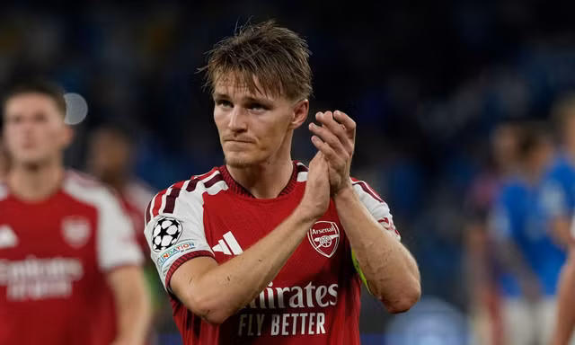 Arsenal thăng hoa trên đôi chân của Martin Odegaard