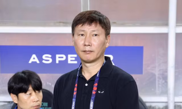 Đừng trách HLV Kim Sang-sik