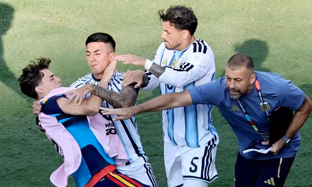 Cái giá cực đắt cho tuyển thủ Argentina quật ngã Garcia, bóp cổ Gavi