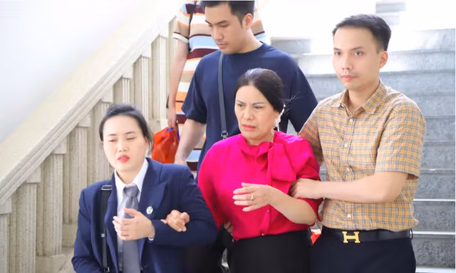 Cựu Hiệu trưởng Nguyễn Thị Bình: ‘Tôi đã đi 12 năm trong vòng tố tụng'