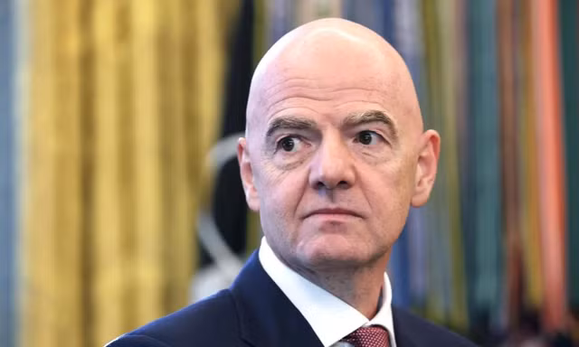 Sóng gió bủa vây chủ tịch FIFA Infantino