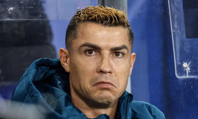 HLV Bồ Đào Nha nói gì về cáo buộc dài 10 trang của Ronaldo?