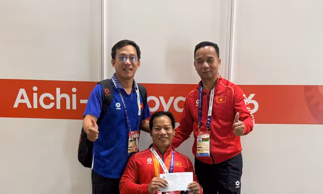 Khoảnh khắc lực sĩ 42 tuổi mang về HCB quý giá ở ASIAN Para Games 5 cho Việt Nam