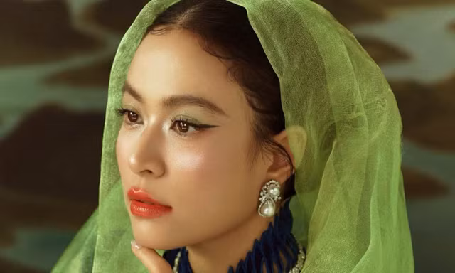 Chuyện gì đang xảy ra với Hoàng Thùy Linh?