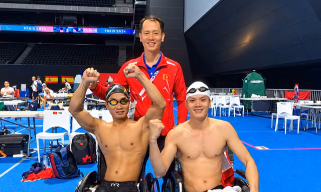 Bơi Việt Nam thống trị đường đua 100m ếch, gặt cả HCV và HCB tại ASIAN Para Games 5