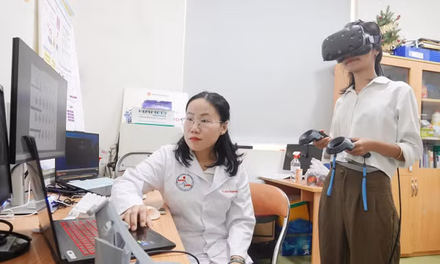 Trước khi trở về Việt Nam giảng dạy và nghiên cứu, PGS. TS Thanh Hương đã hoàn thành chương trình tiến sĩ chuyên ngành Thần kinh học tại ĐH Stanford (Mỹ)