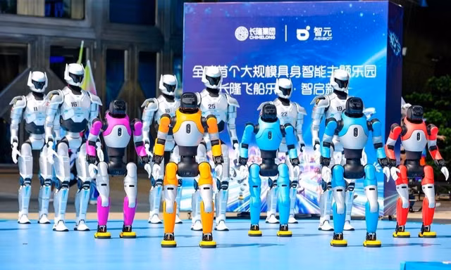 Robot tham gia nhiều hoạt động tại Chimelong Spaceship, từ hướng dẫn tham quan đến giáo dục khoa học. (Ảnh: China Daily)