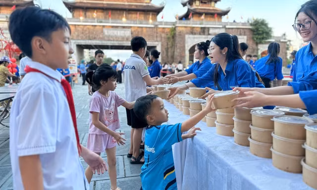 12.000 suất ăn miễn phí tặng thiếu nhi dịp Trung Thu ở Ninh Bình