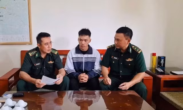Nam sinh mồ côi cha, đỗ trường quân đội, trở về báo tin cho những người ‘bố Biên phòng’