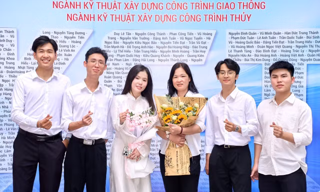 Nhóm sinh viên UTC giành giải Nhất 'Loa Thành 2026', với đồ án cầu đường sắt tốc độ cao 