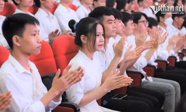 Bộ GD - ĐT yêu cầu mở rộng việc dạy học bằng tiếng nước ngoài ở các trường đại học