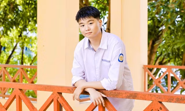 Nam sinh Nghệ An đạt SAT 1600/1600, IELTS 8.0 và giải Ba Tiếng Nga