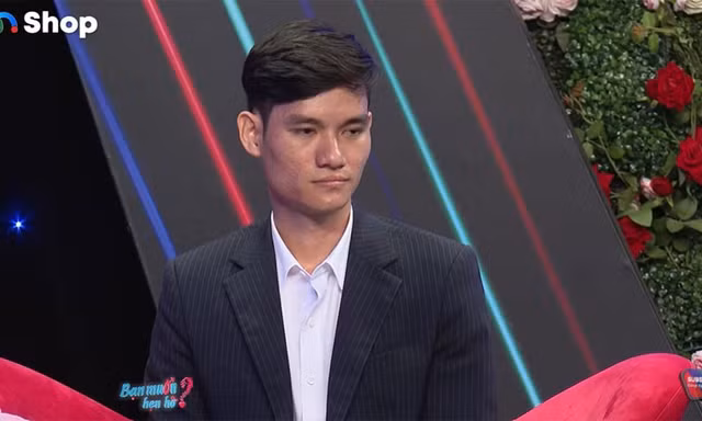 Nắm tay nhau, họ trò chuyện sâu hơn về tôn giáo, tín ngưỡng, dự định tương lai. Việt hiện sống cùng bố, chị gái và cháu gái trong một căn chung cư 118m2 ở TP. HCM nên anh tin tưởng mình đã sẵn sàng, cũng như đủ điều kiện để lập gia đình. Ngọc Việt và Vân Anh được đánh giá là cặp đôi phù hợp cả về ngoại hình, công việc lẫn quan điểm sống. Họ được kỳ vọng sẽ trở thành một đôi. Tuy nhiên, ở phút cuối, Vân Anh lại từ chối bấm nút hẹn hò. Cô chia sẻ: “Chúng em có nhiều điểm chung, rất là thích hợp làm bạn. Em phân vân nhưng về mặt cảm xúc thì em vẫn cần đối diện với chính mình”. Ngọc Việt vui vẻ đón nhận kết quả này và hy vọng cả hai có thể làm bạn tốt của nhau.