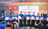 14 sinh viên tình nguyện được kết nạp Đảng tại mặt trận Đồng Tháp