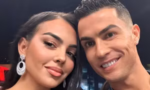 Mẹ và gia đình không dự đám cưới Ronaldo