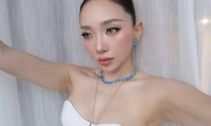 Tóc Tiên cầu xin khán giả