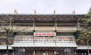 Tháo dỡ sân vận động Đông Kinh