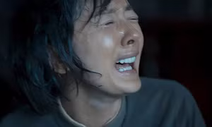 'Gầy trơ xương, miệng đầy răng sứ' - thẩm mỹ méo mó trong ngành giải trí Trung Quốc