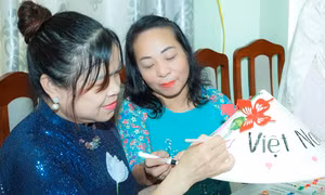 Nỗ lực chuyển đổi số làng nghề nón lá 180 tuổi