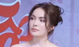 Á hậu kiện một ngân hàng