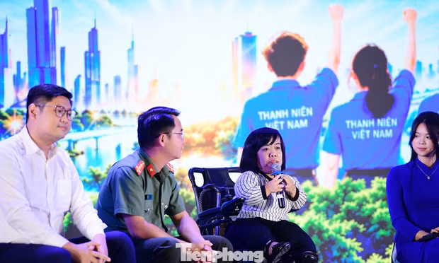 Tiếp năng lượng cùng thanh niên Việt Nam tiến bước