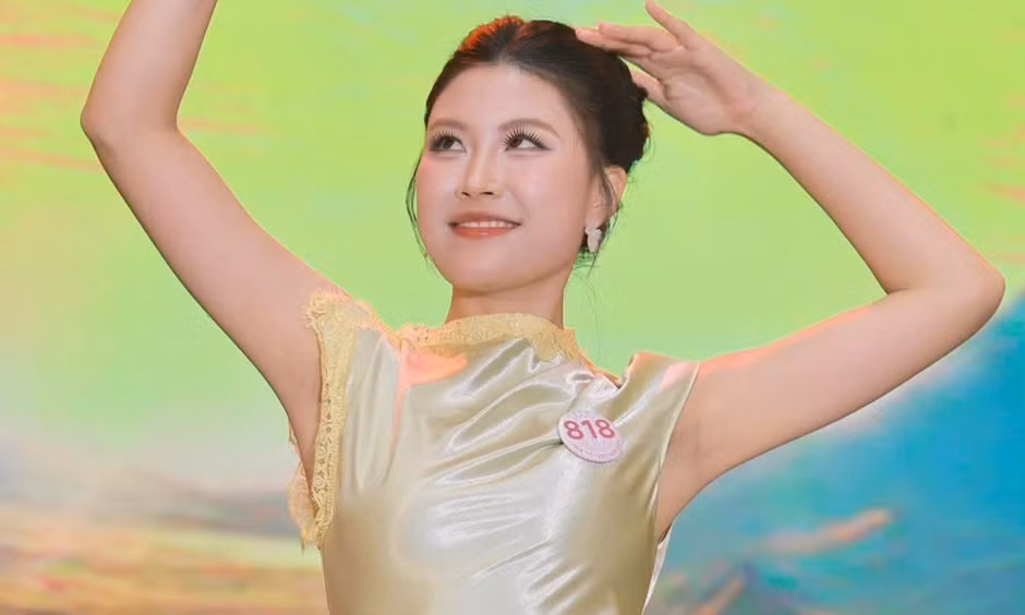 Từ múa côn nhị khúc đến hát chầu văn ở Hoa hậu Việt Nam