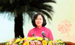Bí thư Thành ủy Hà Nội Bùi Thị Minh Hoài phát biểu khai mạc đại hội.