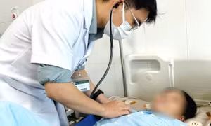 Viêm màng não do não mô cầu diễn biến phức tạp