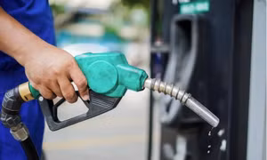 Giá xăng dầu đồng loạt tăng vào ngày mai?