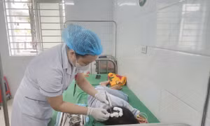 Vụ cha dượng bạo hành bé gái lớp 5: 'Đây không phải lần đầu trẻ bị đánh'