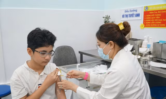 Từ vụ học sinh tử vong vì não mô cầu: Tiêm vaccine có tác dụng bao lâu? 