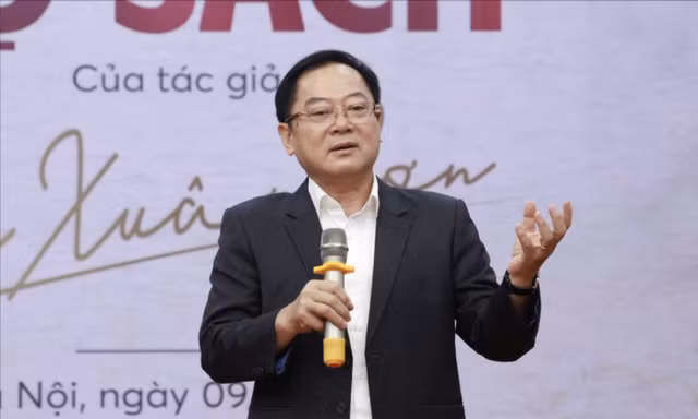 Nhà báo Lê Xuân Sơn và 'cú ăn ba' bất ngờ