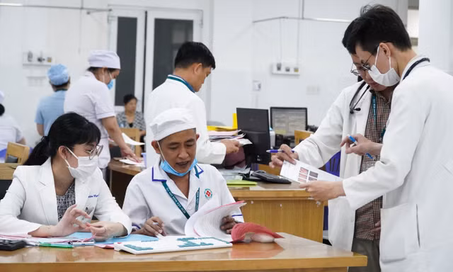 TPHCM muốn biệt phái bác sĩ bệnh viện về làm giám đốc trạm y tế phường xã