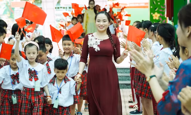 Hơn 2.400 hiệu trưởng, hiệu phó ở TPHCM chuyển sang làm giáo viên 
