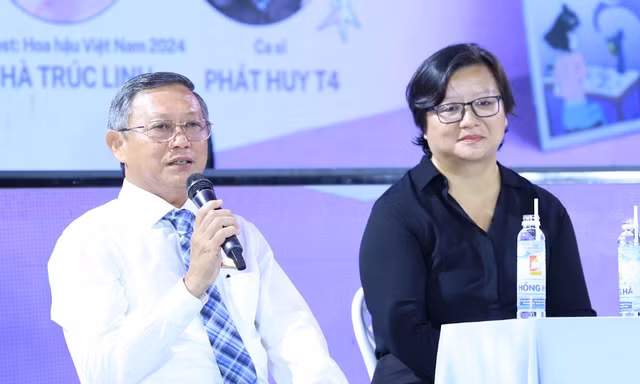 Thầy Trịnh Vĩnh Thanh, Phó Hiệu trưởng thường trực Trường THCS - THPT Hồng Hà chia sẻ tại tọa đàm. Ảnh: Ngô Tùng