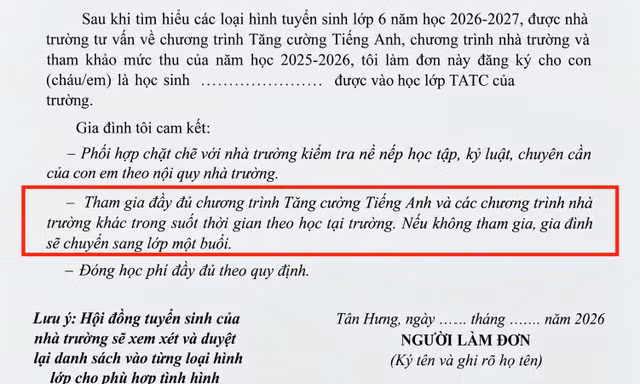 Trường THCS Nguyễn Thị Thập yêu cầu phụ huynh phải cam kết tham gia đầy đủ chương trình nhà trường. Nếu không tham gia, học sinh sẽ được chuyển sang lớp một buổi.