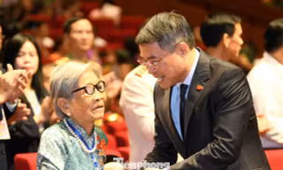 Thủ tướng, Chủ tịch Ủy ban Trung ương Mặt trận Tổ quốc tri ân người có công với cách mạng