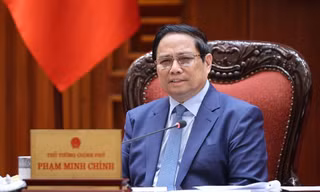 Thủ tướng: Khuyến khích vươn lên từ ‘bàn tay, khối óc, mảnh đất, khung trời, cửa biển’