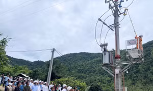 Ánh sáng điện lưới Quốc gia đến với bản cuối cùng của tỉnh Lai Châu