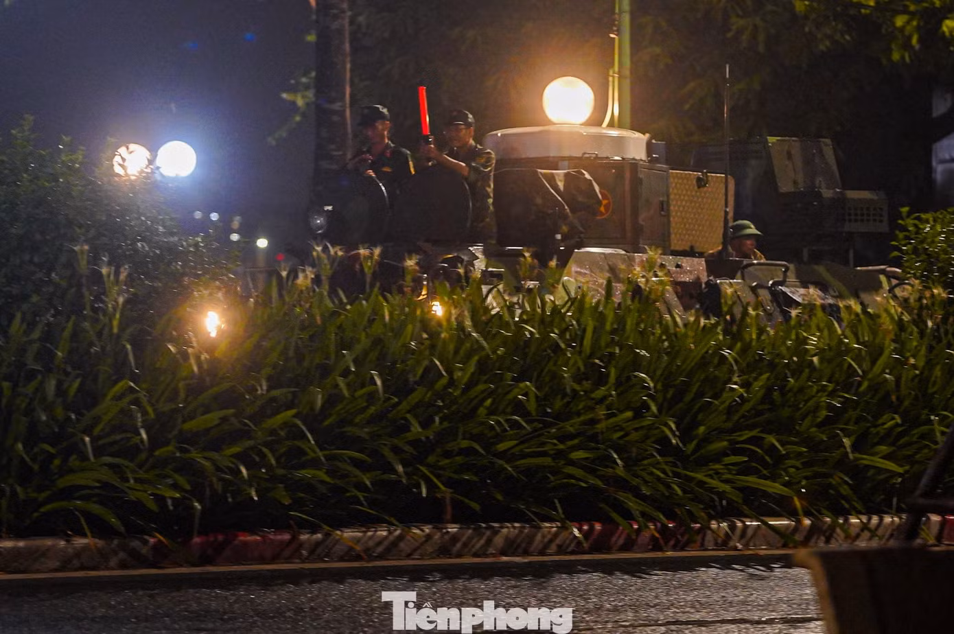 tp-cua-thep-anh-2.jpg