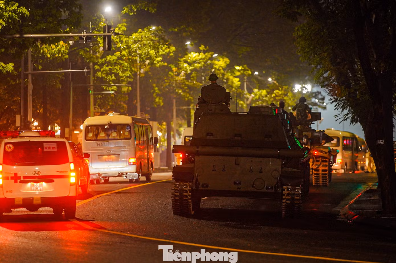 tp-cua-thep-anh-5.jpg